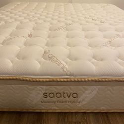 King Saatva Memory Foam Hybrid Mattress - Like New