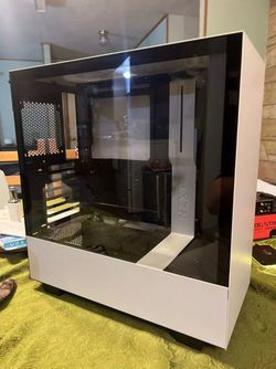 NZXT H510 Compact ATX Mid-Tower PC Gaming Case - White/Black