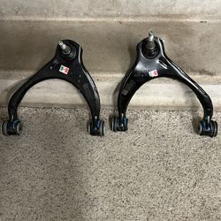 Upper Control Arms - fit 2014-2018 Chevy Silverado 1500 (like new)