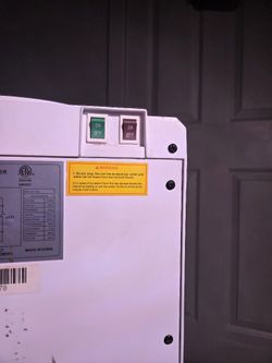 Hot Cold Water  Dispenser Also Hose  Hook Up  33 Inch Tall 