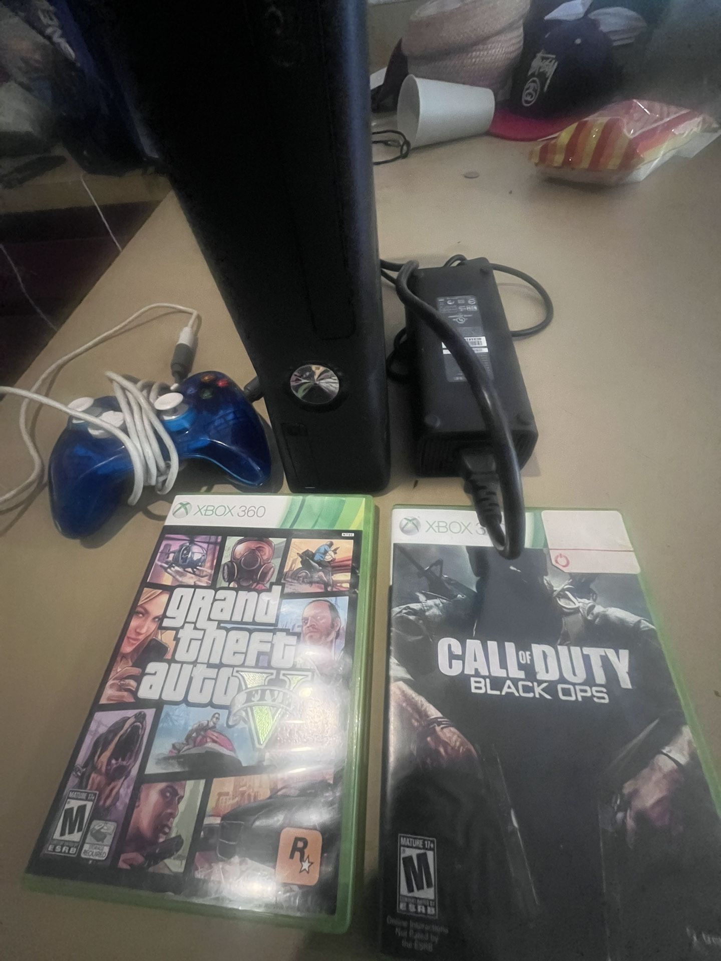 Xbox 360 Slim W Control And Games