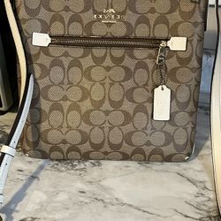 Crossbody Coach 🤩