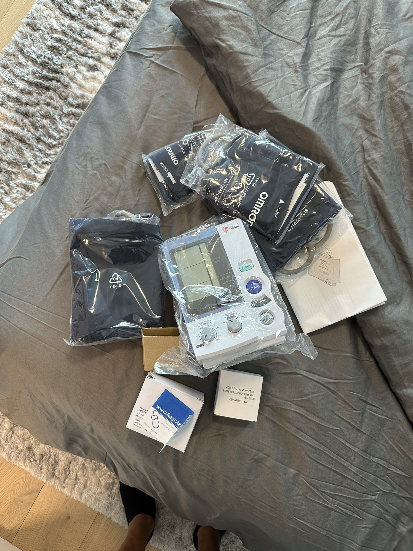 OMRON Hem 907XL IntelliSense Professional Digital Blood Pressure Monitor