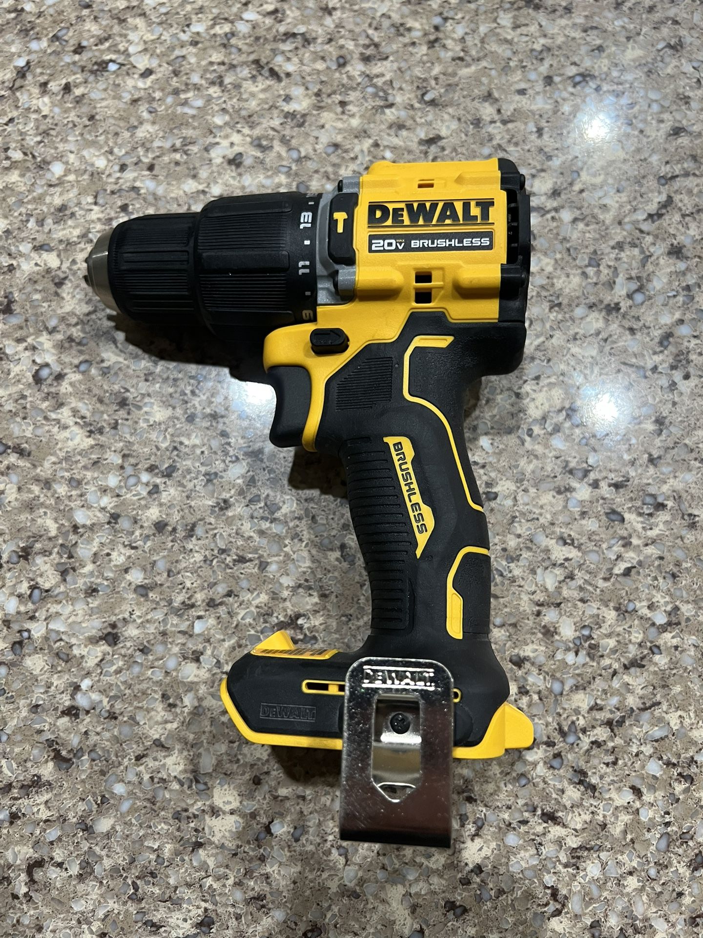Dewalt DCD799 Cordless Hammer Drill/Drill Driver *UNUSED*