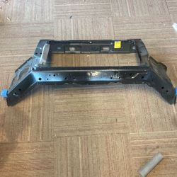 Raditor Support For 2008-2013 Chevy Impala 