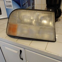 01 GMC Sonoma Sls Passenger Side Headlight