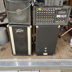 Peavey Speakers And Amplifier