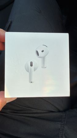 Apple Airpods 4w/ noise canceling.