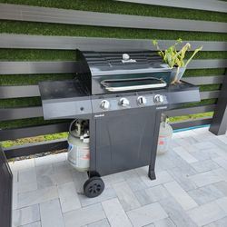 Char-broil performance series Black 4 burners  grill for sale