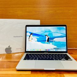 Apple MacBook Pro 13” 2020 TOUCHBAR 2Ghz QuadCore i5 16GB RAM 500GB SSD NEW IN BOX With Apple Warranty!!!