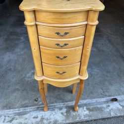 Standing Jewelry Box