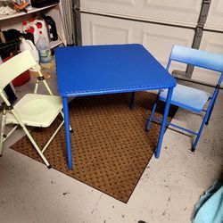 kids Table chairs x 2 good condition 