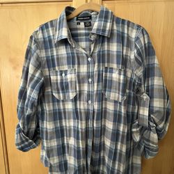 Women’s Plaid Shirt Size medium 