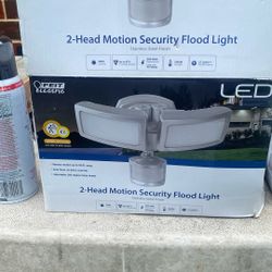 New 2-Head Motion Security Flood Light Dusk til Dawn 