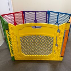 Toddleroo North States Superyard 6 Panel Door Gate Play Yard Free Standing 26" Tall