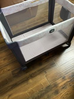 Graco Baby Portable Playpen Foldable Playard Portable Crib for Baby and Toddlers 