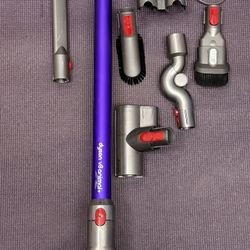 Dyson V8 Animal+ Cordless Vacuum - Complete Set