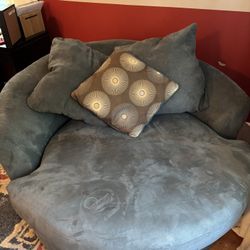 Oversized Comfy Swivel Chair