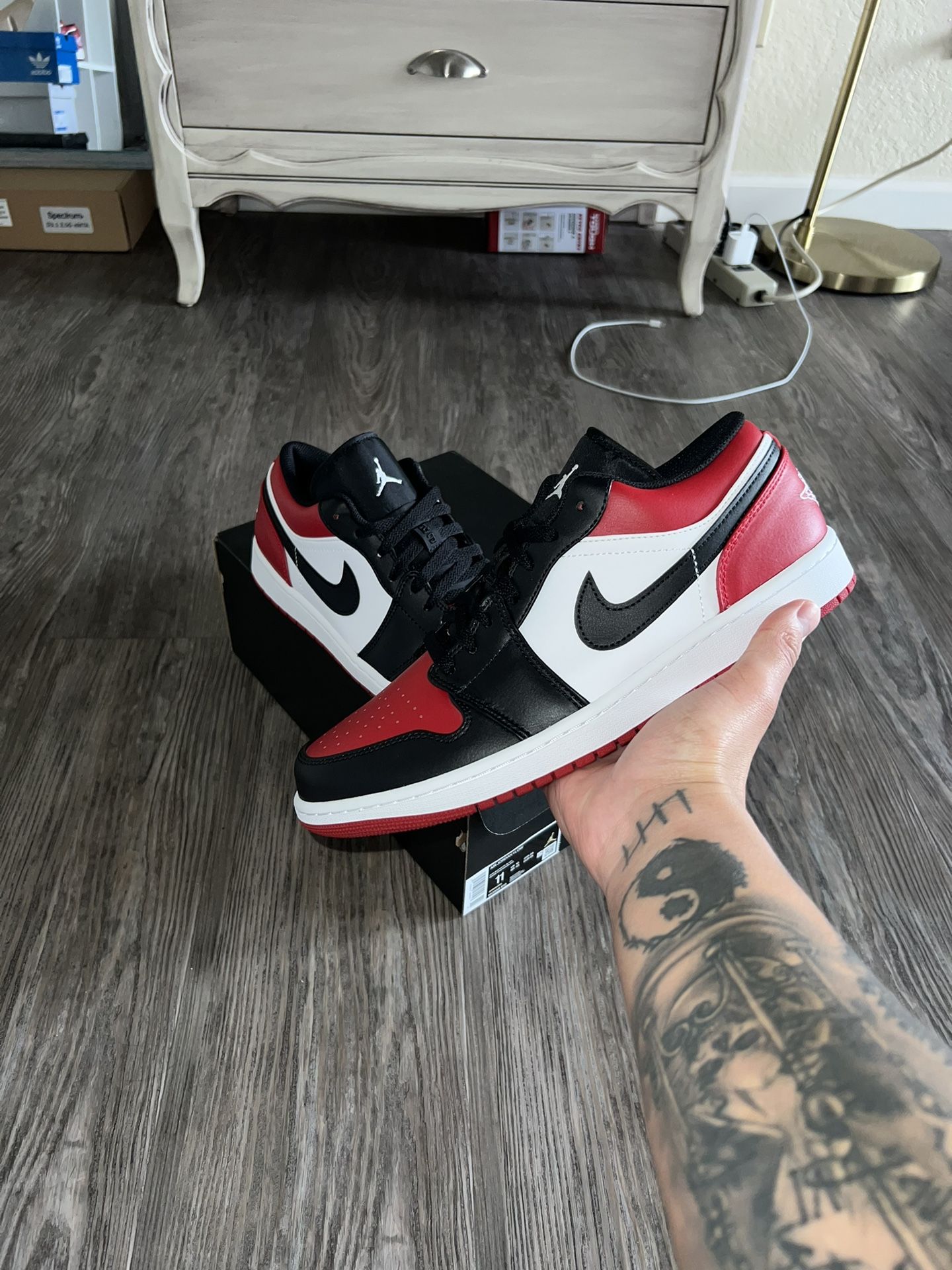 Jordan 1 Low Bred Toe 