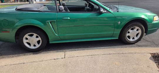 2000 Ford Mustang