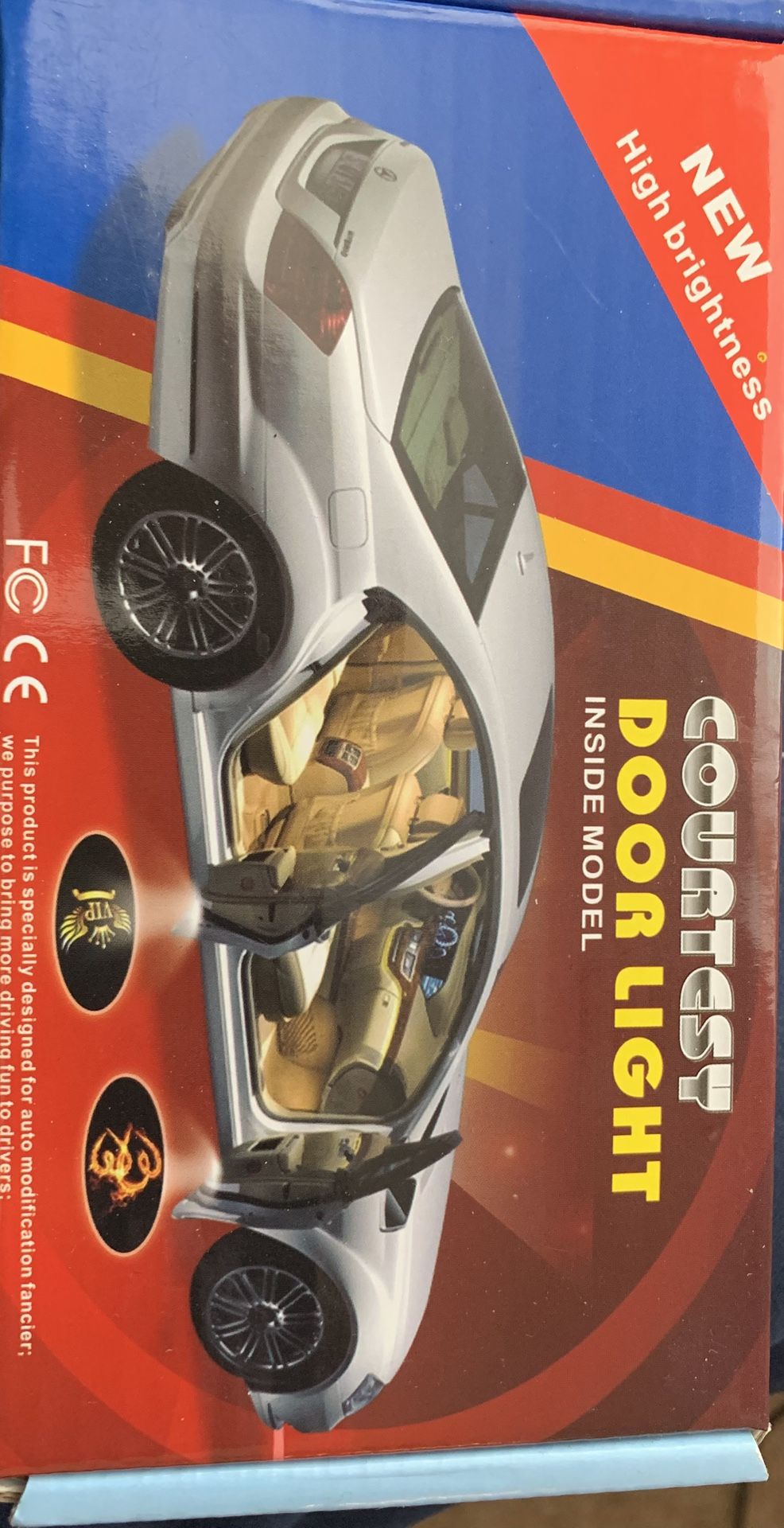 Door Light And 3 Wireless Earbuds 