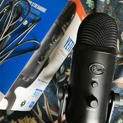 Blue Yeti Microphone - Black