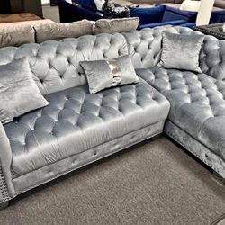 Yaz Grey Velvet Sectional. Brand New. 