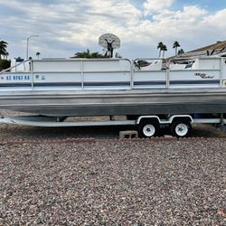 Pontoon Boat w/trailer 