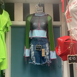 Mesh Multicolor Crop And Buns Out Shorts