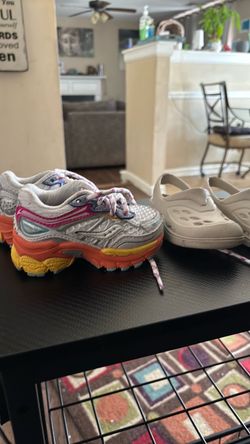 Toddler saucomy  sneakers