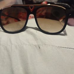 Louis Vuitton Sunglasses.....Mint Condition!!