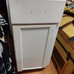 Matched Base & Wall Mounted White Kitchen Cabinets