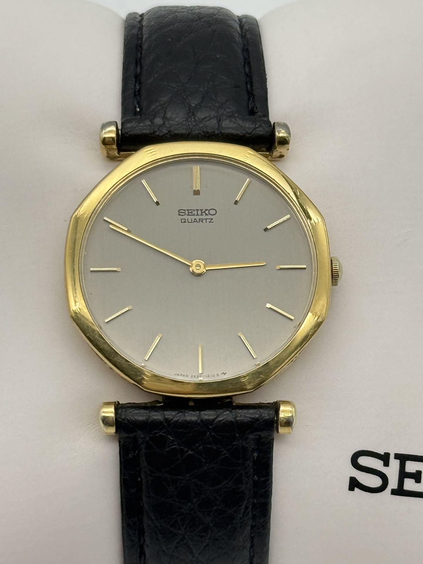 Vintage 1981 unique Seiko watch, 32mm size case, 8in wrist leather band