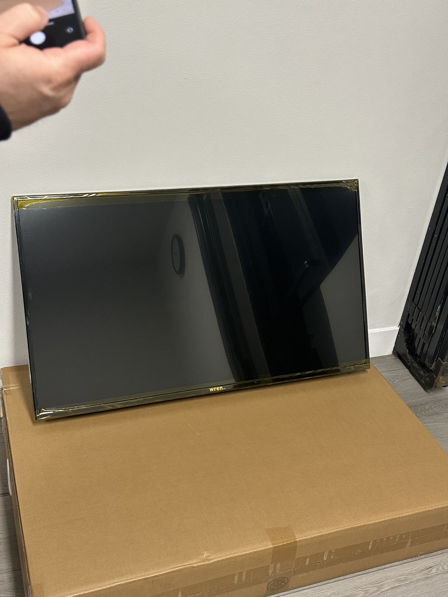43” Wren LED Monitor GVM43-0-3017-B