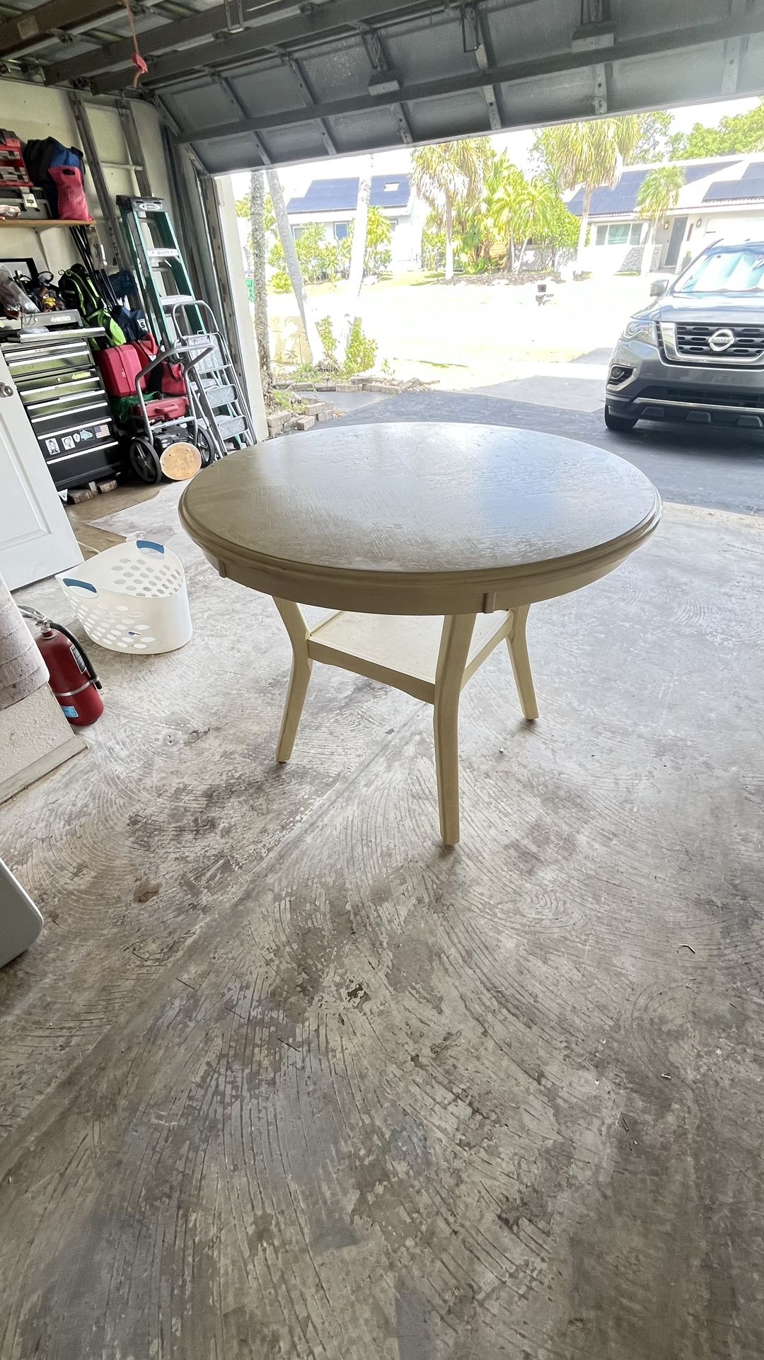36" high top round table