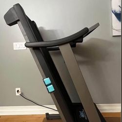 Treadmill  (Read Description)