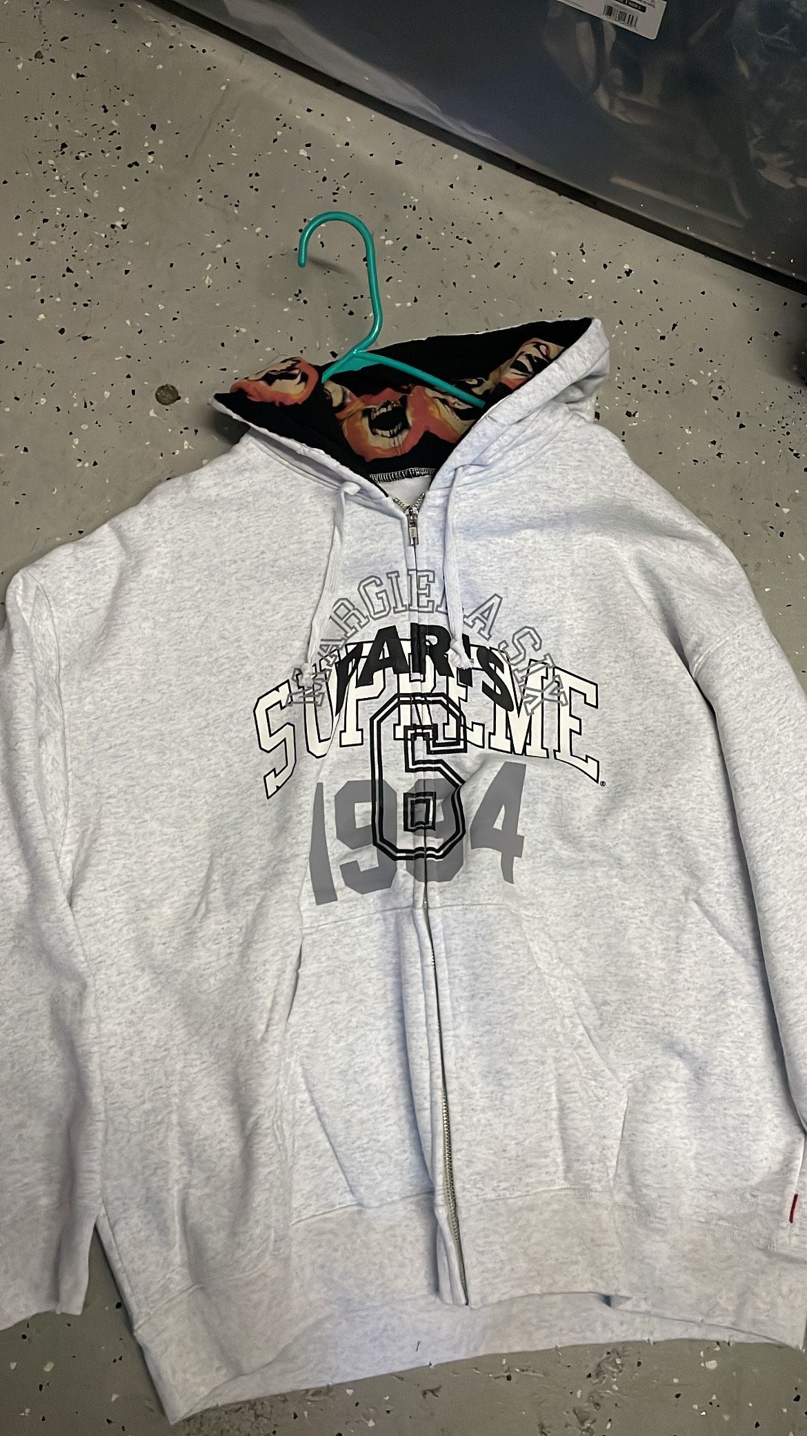 Supreme Hoodie