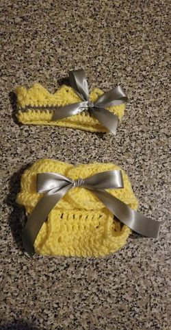 Yellow and gray baby crown and diaper cover