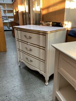 Vintage French Provincial Style Three-Drawer Chest of Drawers