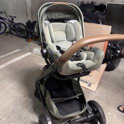 Numa Infant Car Seat Whit It’s Base