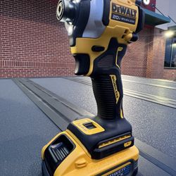 Dewalt Impact With Battery 5AH Power Stack Nuevo 