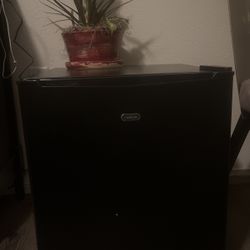 Sunbeam Mini Fridge