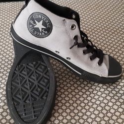 Size 6 Converse Shoes