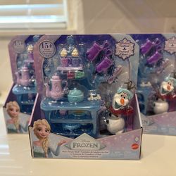 Disney Frozen Olaf Treat Sled Playset with Olaf Doll & 15+ Winter Festival Accessories