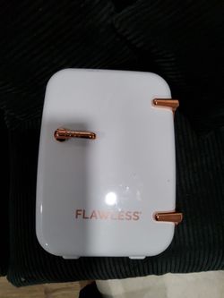 Flawless Mini Beauty Fridge