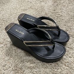 Aldo Black And Gold Sandals