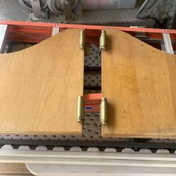 Swinging saloon doors