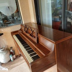 Rudolph Wurlitzer piano