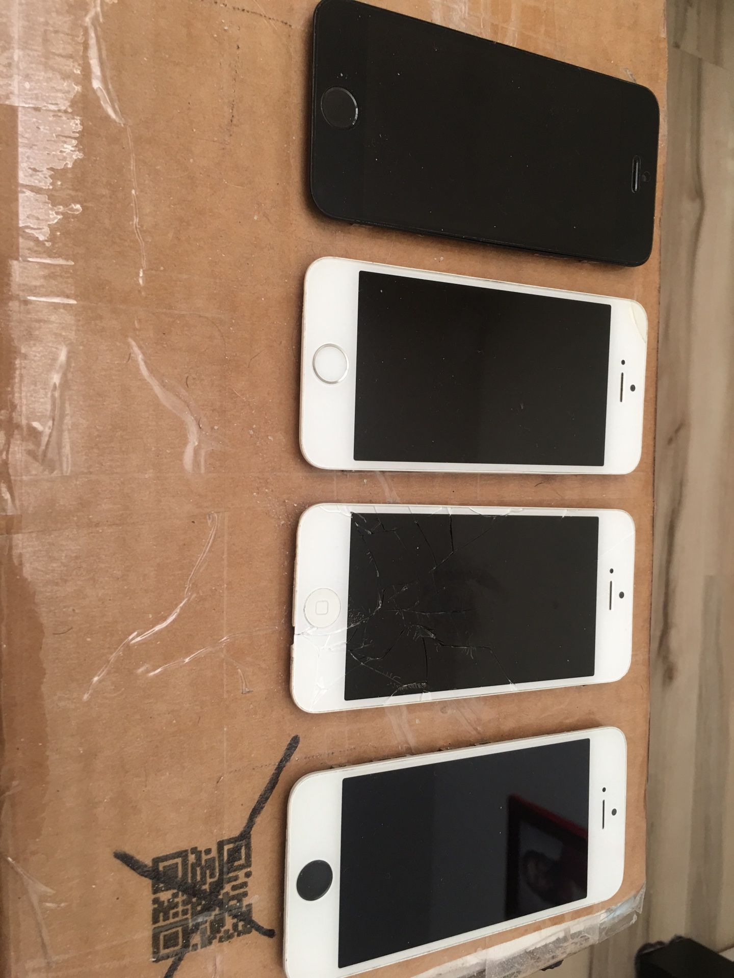 OLD iPhones models 4-5 Sold “ For PARTS” Take All Cheap