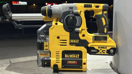 Dewalt 20V MAX* XR Brushless 1 in. Rotary Hammer with HEPA Dust Extractor